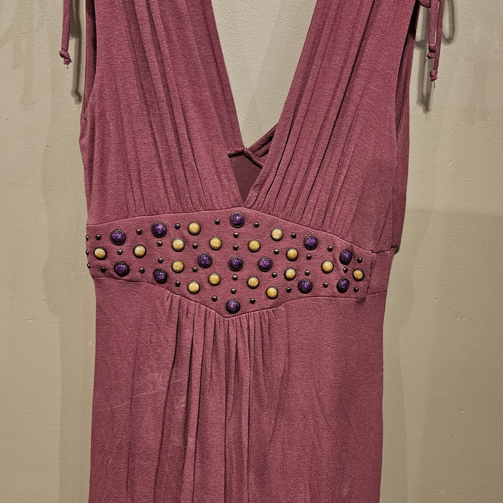 Elegant Mauve Sleeveless Top with Embellished Detail